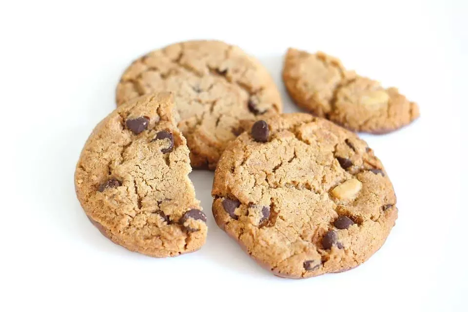 chocolate chip cookies foods viewed as healthy that actually aren't