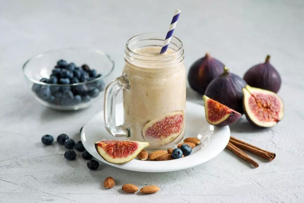 blueberry and fig smoothie
